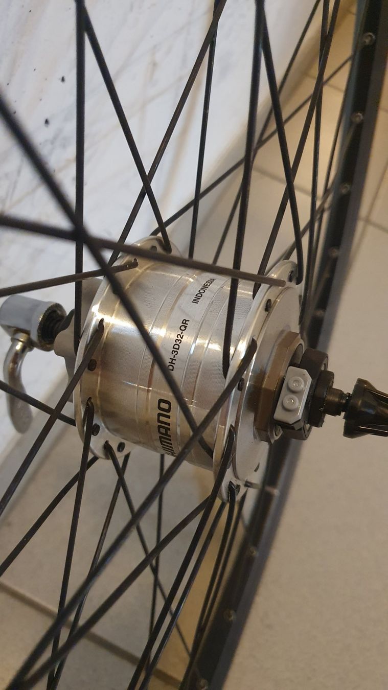Pneumatici & Ruote complete: Roue 28'' dynamo – Usato da Granges-Paccot venduto da BBeguin 1
