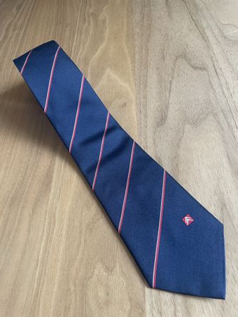 Cravate Citroën rayée bleu marine, rouge, blanc, 100% soie