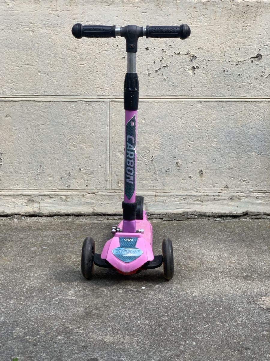 Kickboard: Dreirad Roller Kickboard Trottinette mit Leuchträdern – Gebraucht aus Bern von malefant116 1