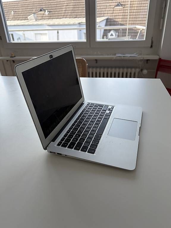 Apple Notebook: MacBook Air 13Zoll 2015 – Usato da Zürich venduto da Monbrok54