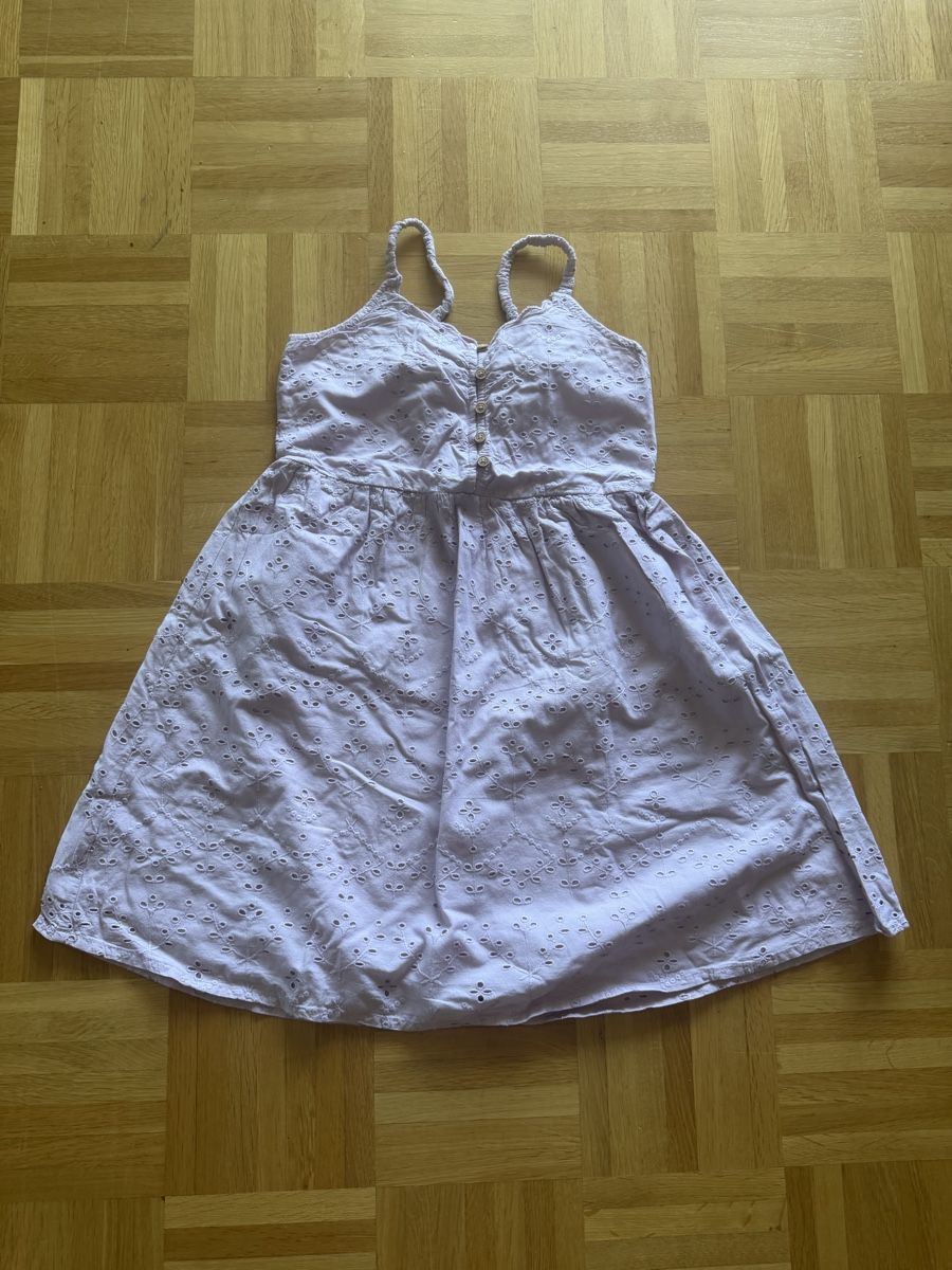 Robes et jupes: Sommer Kleid Gr. 140 gut erhalten – Neuf (Voir description) à Kilchberg ZH par Von_dutch