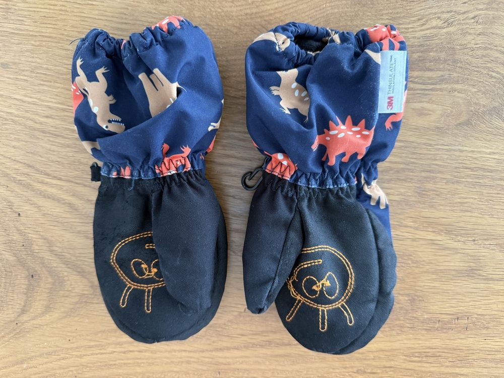 C&A Gants: Süsse Dino Fäustlinge Gr. (110/116) C&A – D'occasion à Arnegg par Not2Miss 3