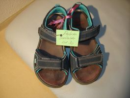 Sandalen von Elefanten, Grösse 30, mit Klettverschlüssen