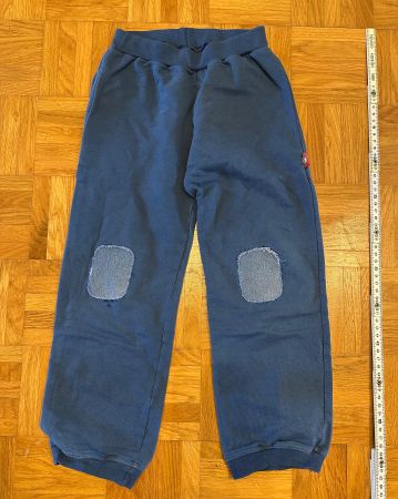 Trainerhose blau mit Aufnähern Gr. 104
