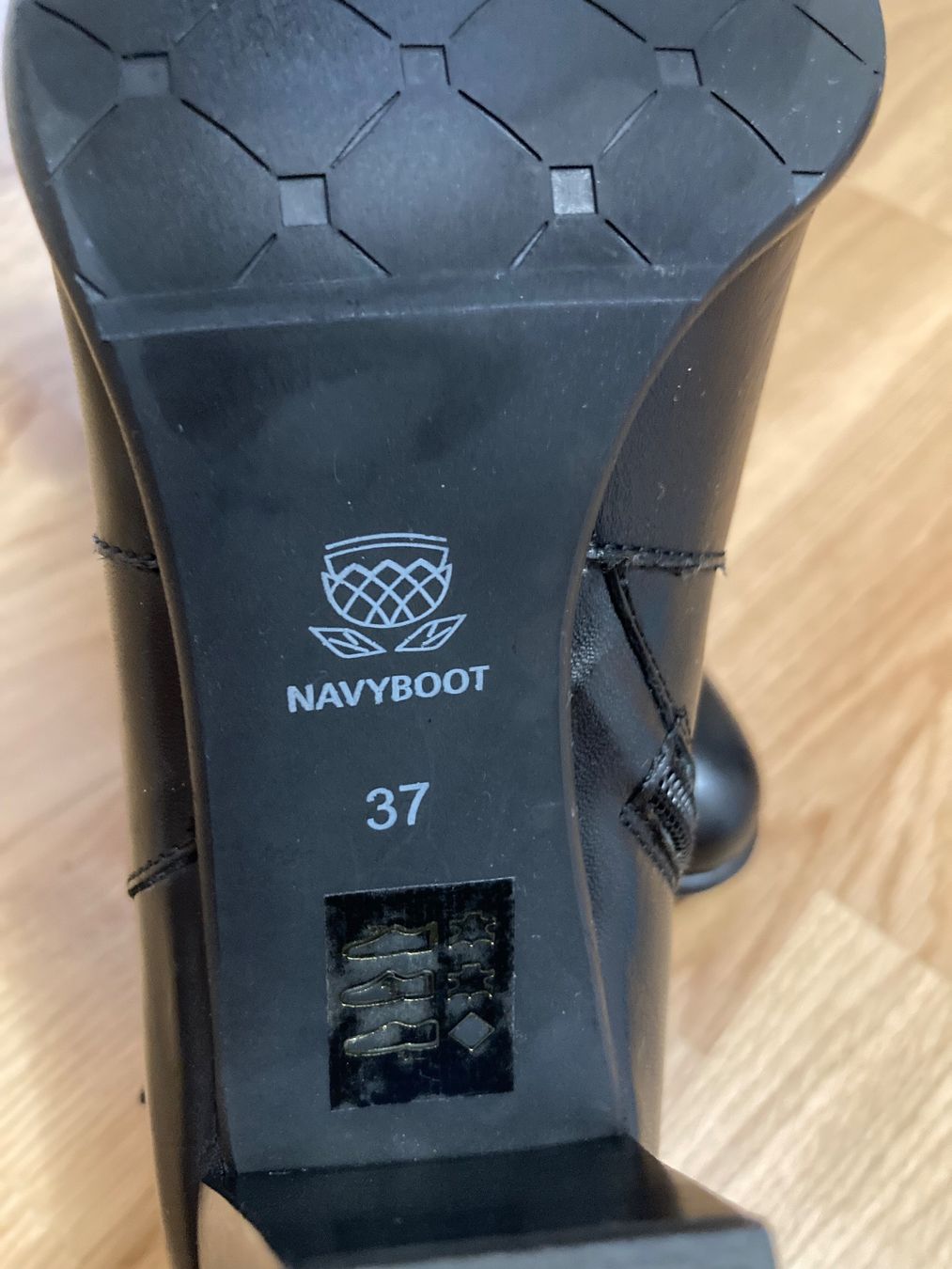 Scarpe da donna: NAVYBOOT Stiefeletten aus Leder – Usato da Rafz venduto da Baldemar 4