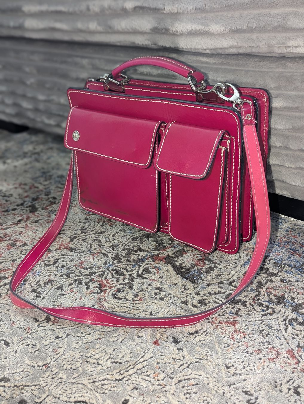 Borse da donna: Ledertasche leuchtend Himbeere Farbe – Usato da Winterthur venduto da losa_p966 1