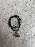 Kette mit grünem Stein