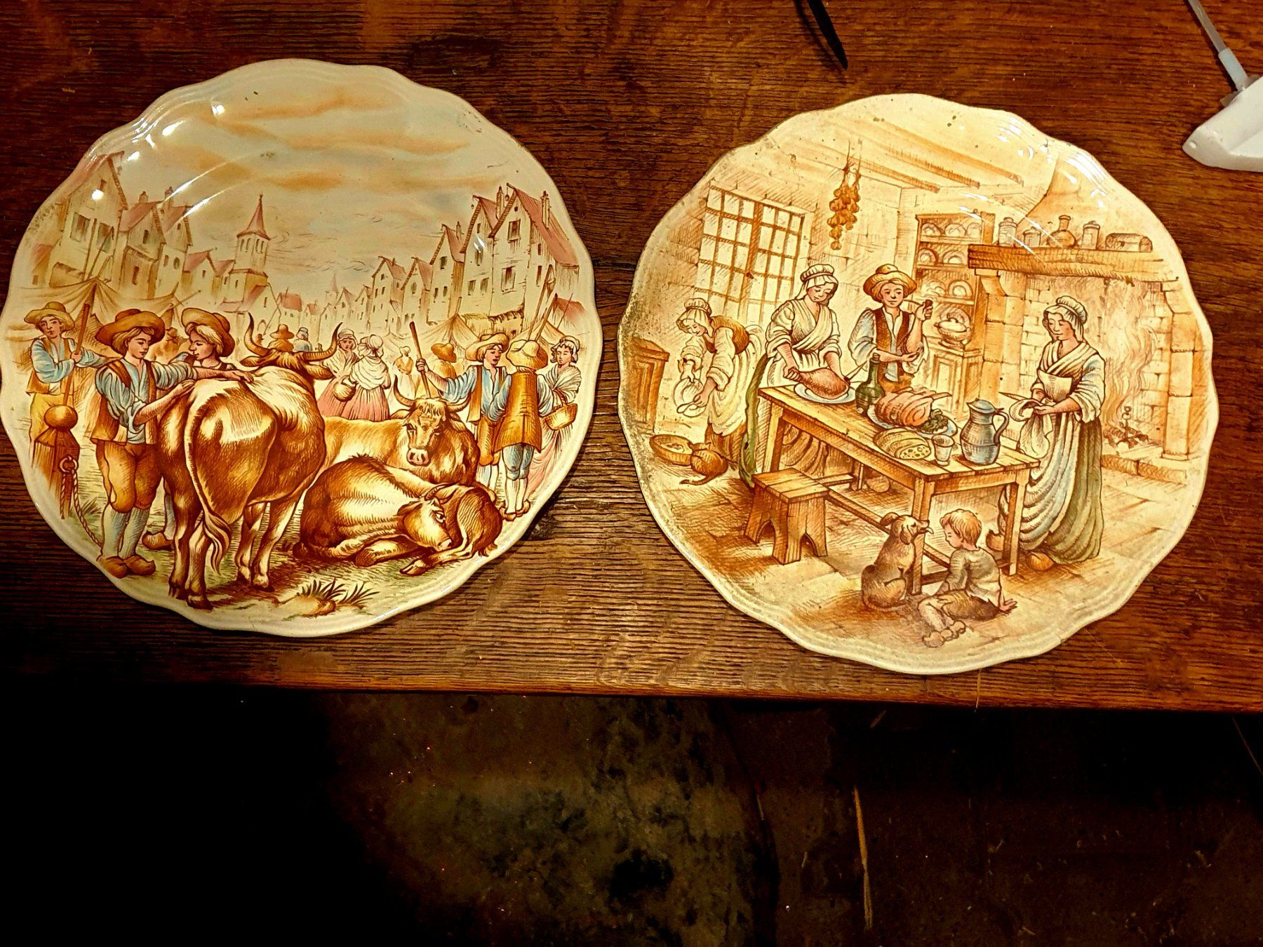Piatti: Assiettes de collection. 26cm – Usato da DUGNY (-Leytron) venduto da Rdeny
