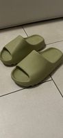Yeezy Slide US 5 / F 38 RESIN