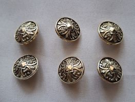 6 Stück Knöpfe, 18 mm.