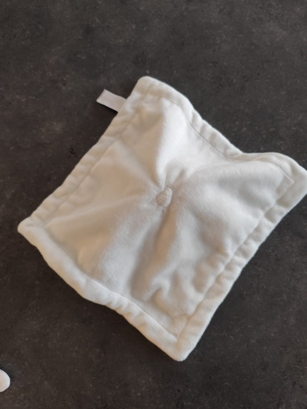 Giocattoli: Doudou agneau blanc Pommette NEUF – Nuovo (secondo la descrizione) da Prilly venduto da Ledanaki 1