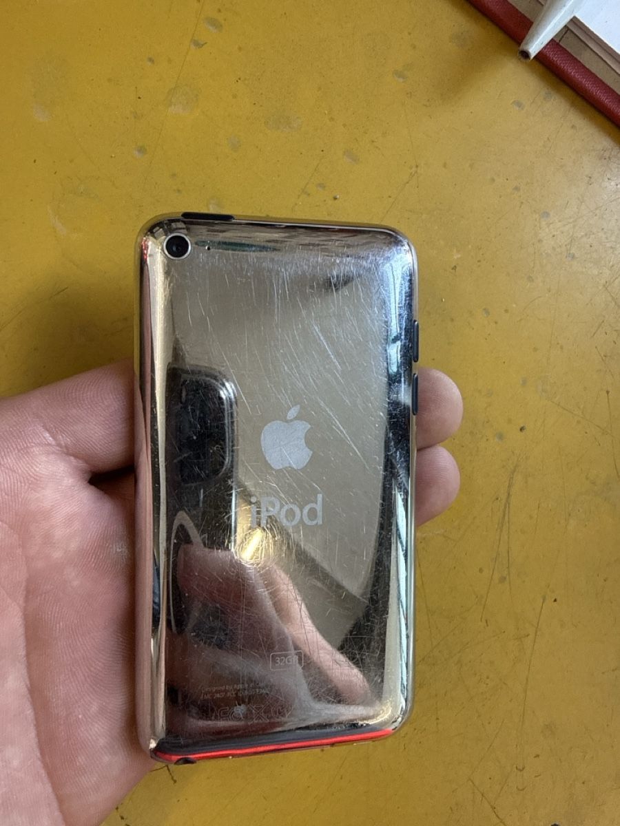 Apple Lettore multimediale portatile: Ipod Touch 2gen 32gb – Usato da Uetendorf venduto da Loscar1 1
