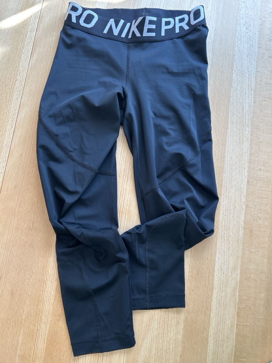 Nike Leggings: Nike Pro Leggings Grösse M schwarz – Gebraucht aus Nänikon von Amerika73