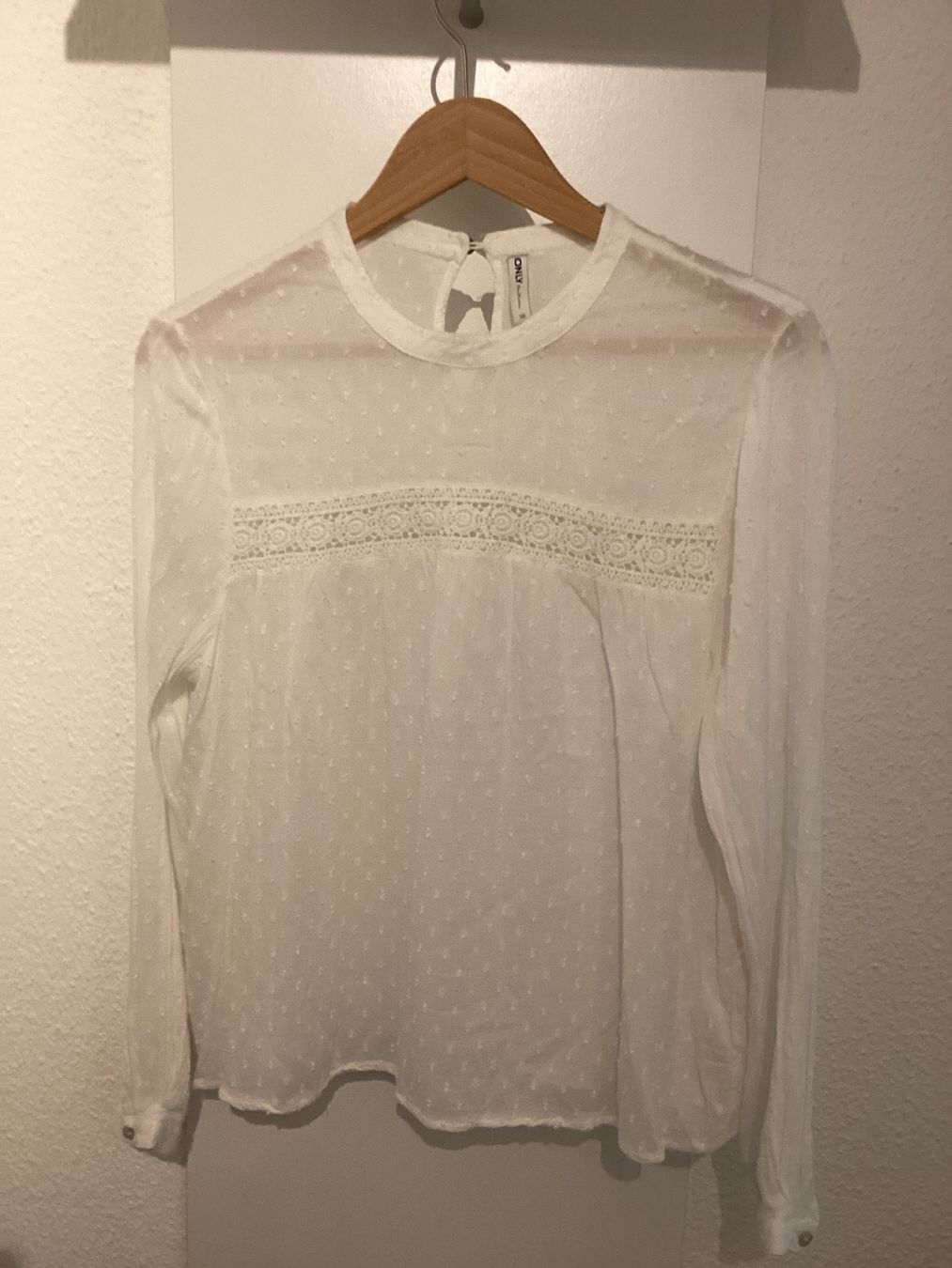 Only Blusen: Langarmbluse weiss – Gebraucht aus Jona von Nanuksiglu