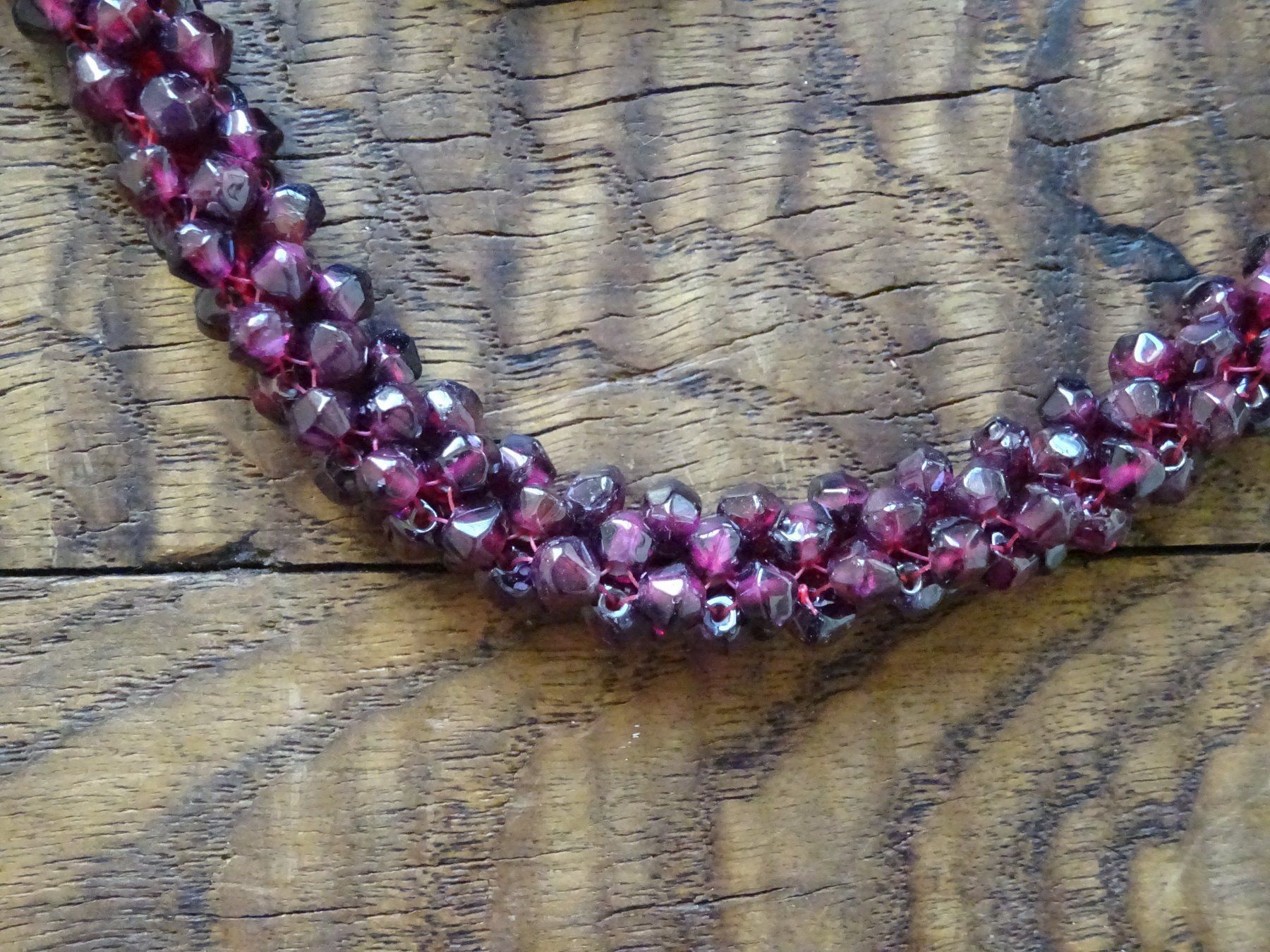 Ketten: Granatkette gestrickt – Gebraucht aus Oetwil am See von Golfsud 7