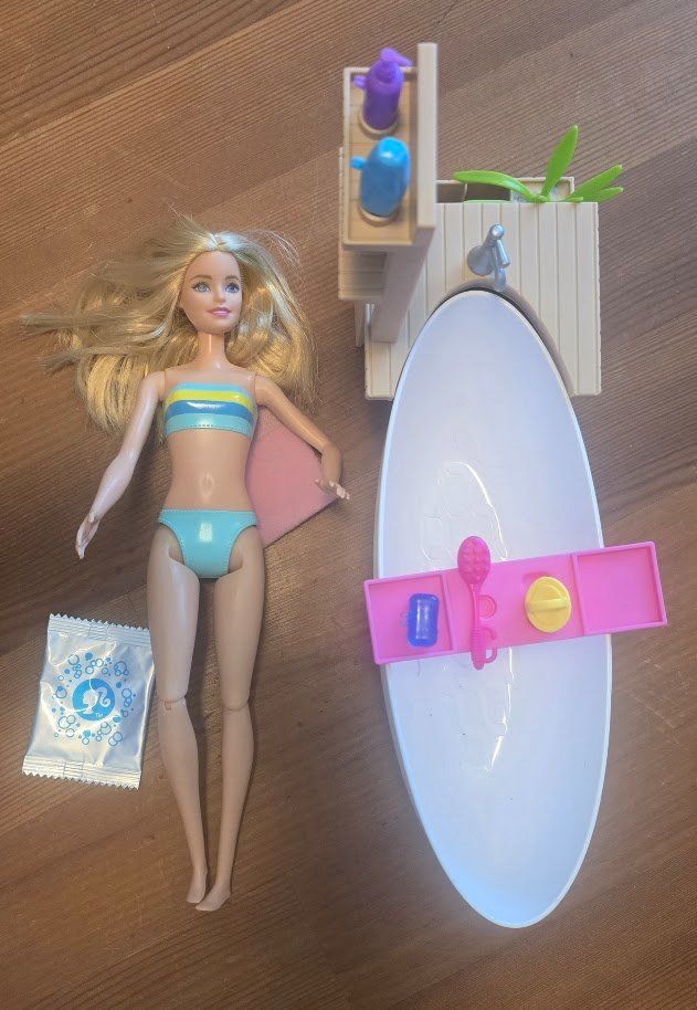 Bambole: Barbie Puppe mit Badewanne – Usato da Meggen venduto da Scollection
