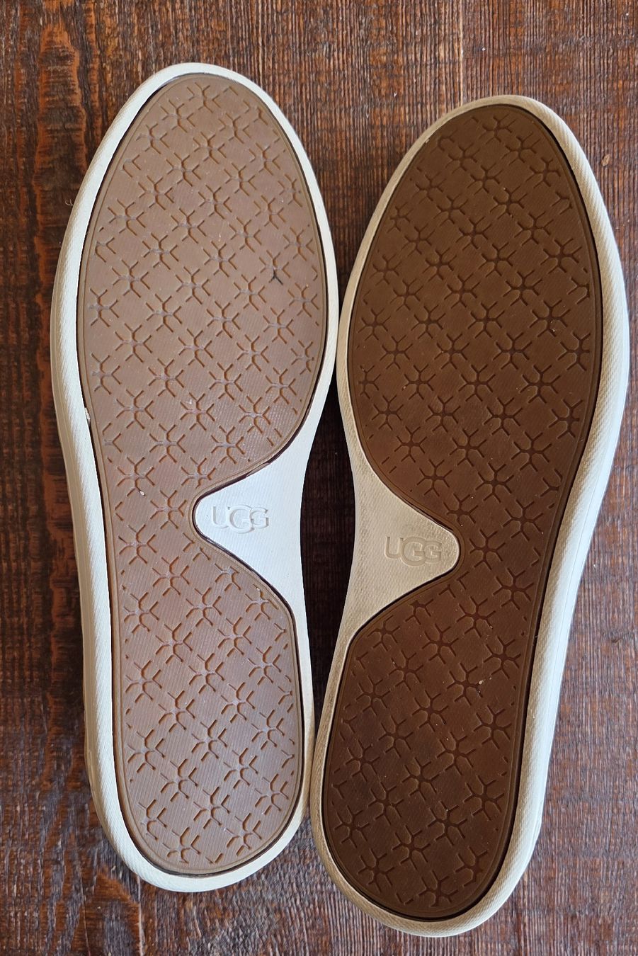 Ugg Damenschuhe: Slipper UGG Gr. 39 – Neu (gemäss Beschreibung) aus Balsthal von Chribo 2