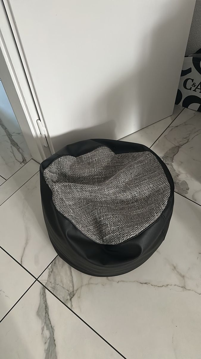 Kissen: Sitzsack Lederoptik und Stoff grau – Gebraucht aus Kreuzlingen von dan_g9bw