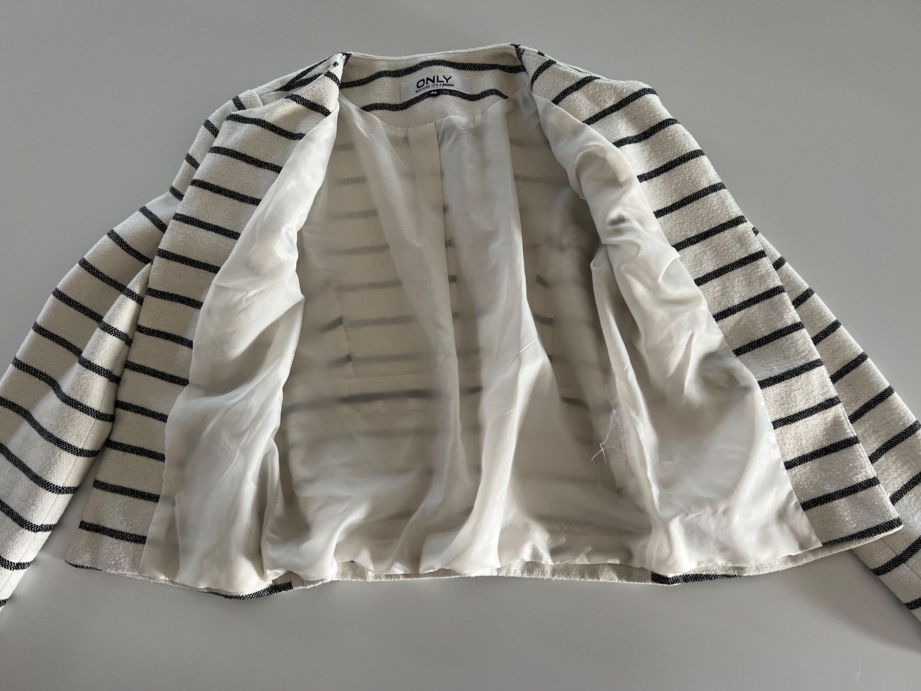 Only Giacche: Only - Blazer gestreift - 34 – Usato da Büetigen venduto da Jabo 9