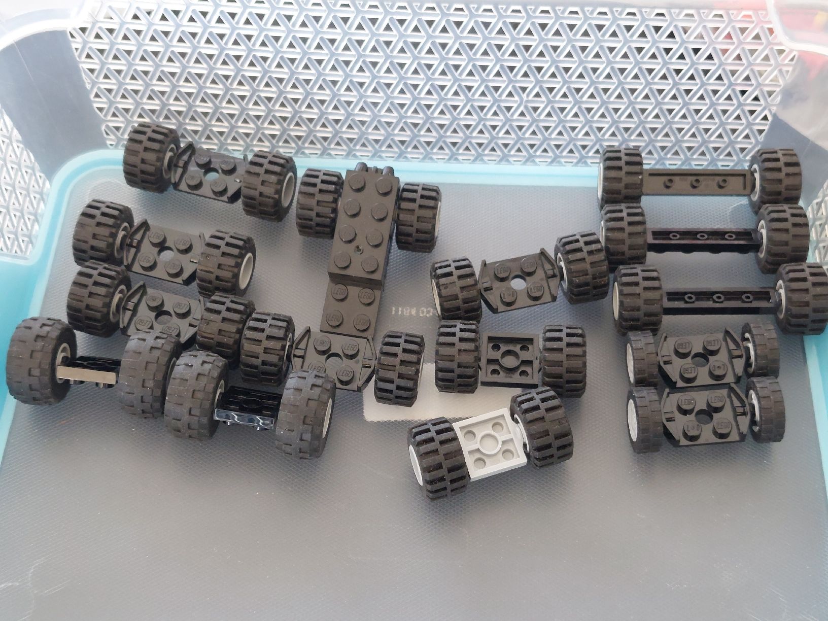 Lego Spielzeuge: 15 Lego Achs- und Rad- Elemente  – Gebraucht aus Zetzwil von sti_x9xf 5