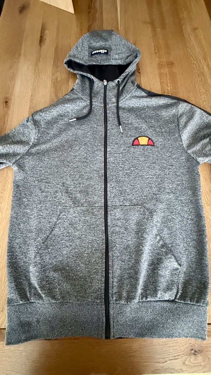 Ellesse Maglioni & Felpe: Kapuzenpullover Ellesse Hodie Gr M – Usato da Spiez venduto da neuki73 2