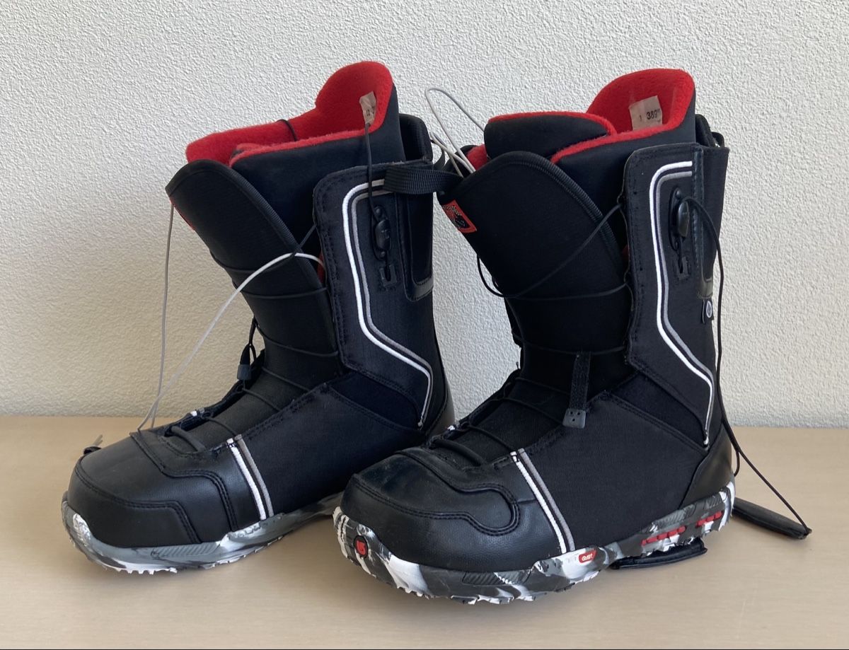 Chaussures hommes: Snowboard Boots Schwarz Grösse 43 mit Schnellschnürsystem – D'occasion à Sachseln par Resik