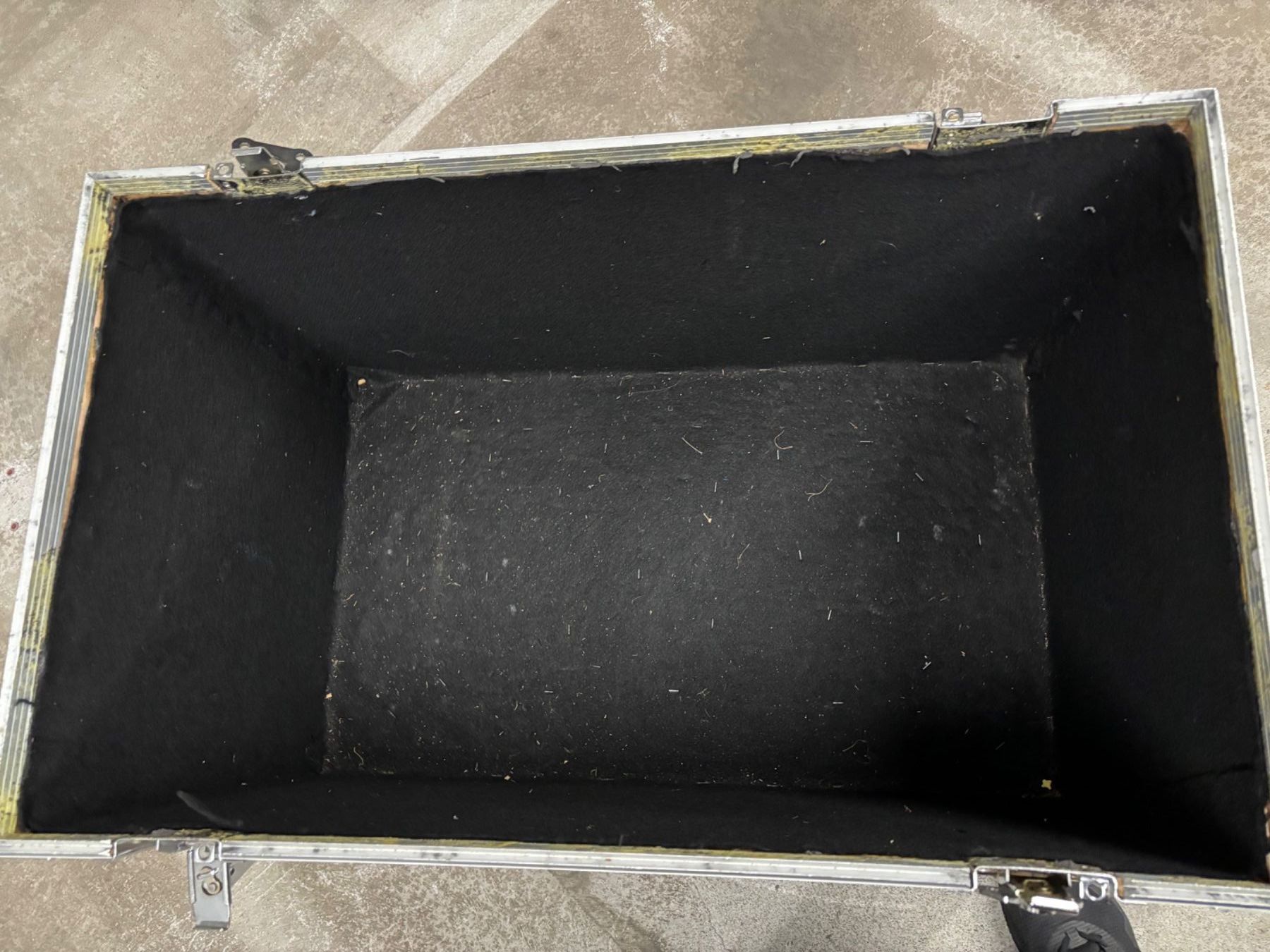 Valigie: Case mit Rollen – Usato da Waltenschwil venduto da Event-Zone 4