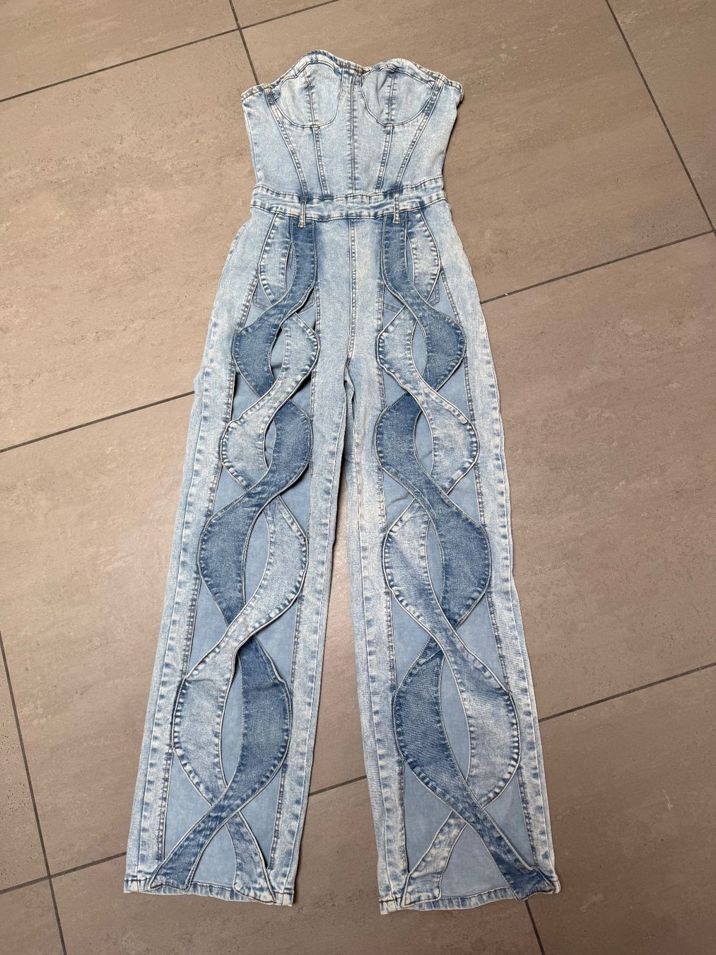 Shein Jumpsuits: Extravaganter Jeans Jumpsuit – Neu und originalverpackt aus Sigriswil von ck56