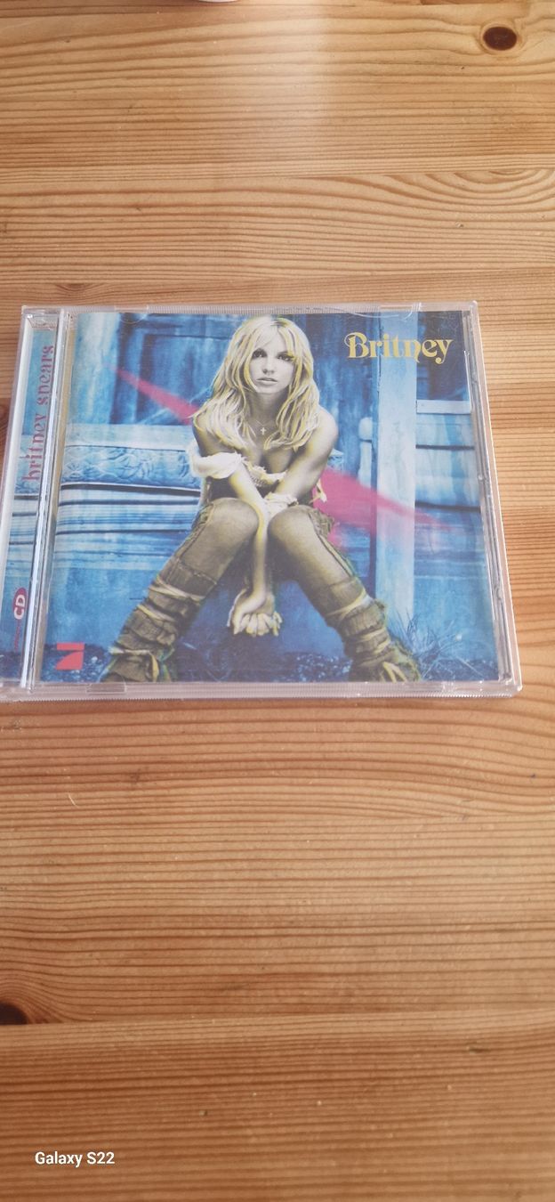 CDs: CD Britney Spears -  🎤🎶💿 – Gebraucht aus Yvonand von CD-KINGDOM 1