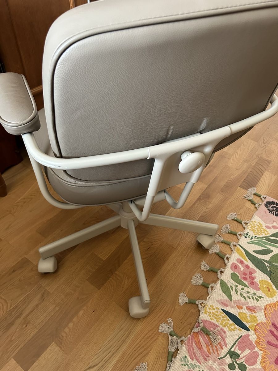 Rollstühle: Schreibtischstuhl IKEA grau – Gebraucht aus Winterberg ZH von vanilleinspiration 1