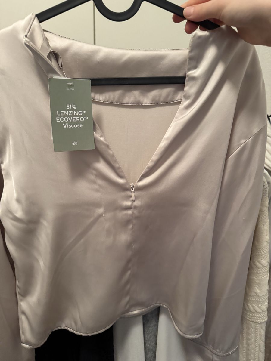 H&M Camicette: Neue H&M Bluse Grösse XS – Nuovo e nell'imballaggio originale da Kradolf venduto da ij5 2