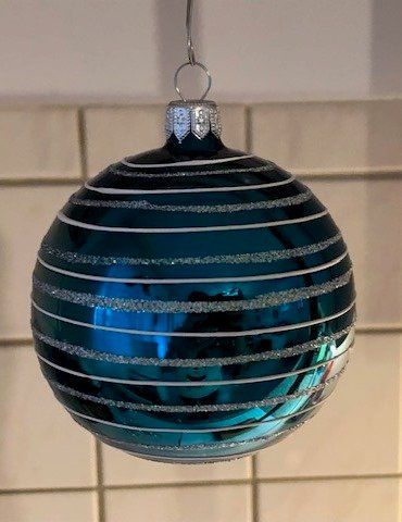 Alle Dekorationen: Türkisfarbene Weihnachtskugel mit Glitzerstreifen – Gebraucht aus Gossau/ZH von amazonas66 1
