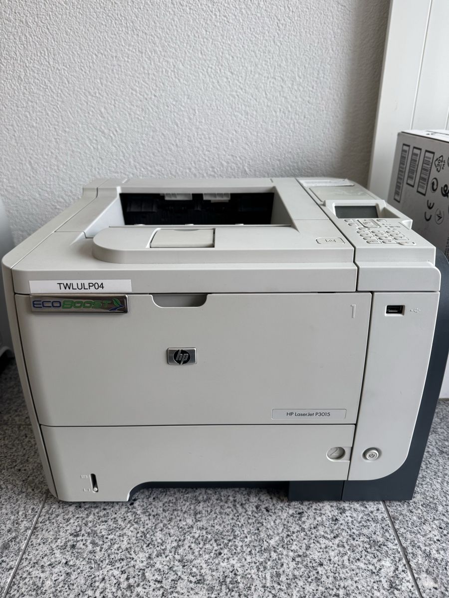 Hewlett Packard Stampanti: HP LaserJet P3015 – Usato da Schlieren venduto da thwillyag