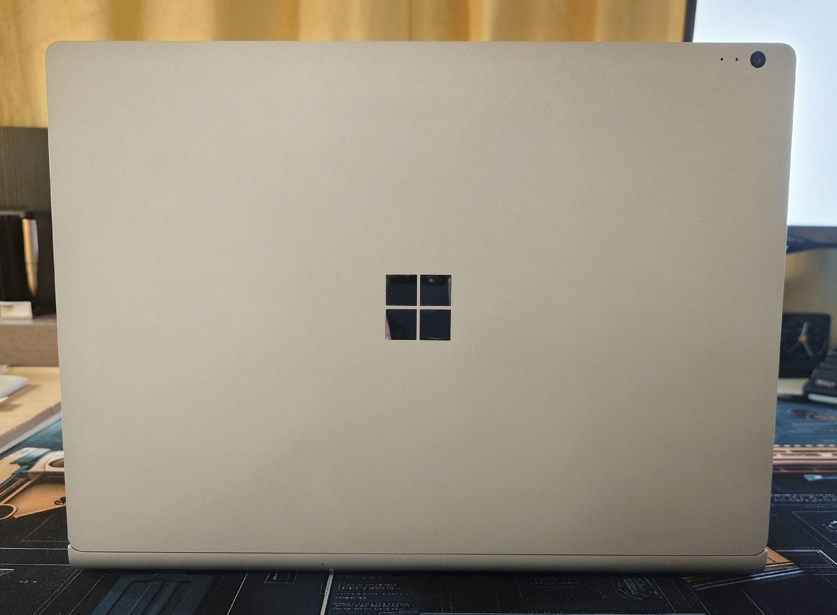 Microsoft Notebook: Microsoft Surface Book | i7 | 8GB | 256GB SSD | Win 11 Pro  – Nuovo (secondo la descrizione) da Ennetmoos venduto da Faders 5