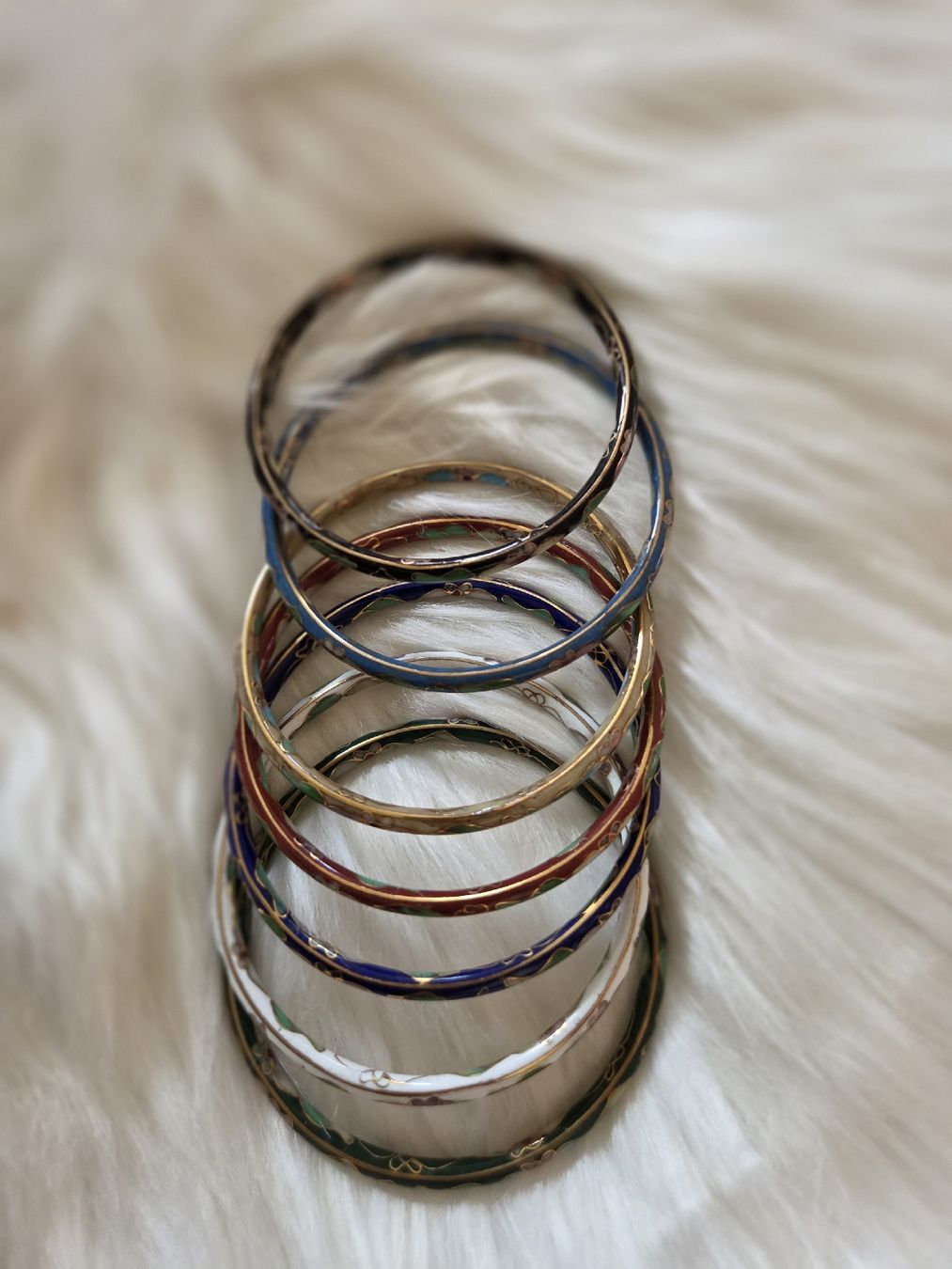 Bracciali & Braccialetti: Armreifen Set 7Stk Cloisonne – Usato da Allschwil venduto da Dayami 1