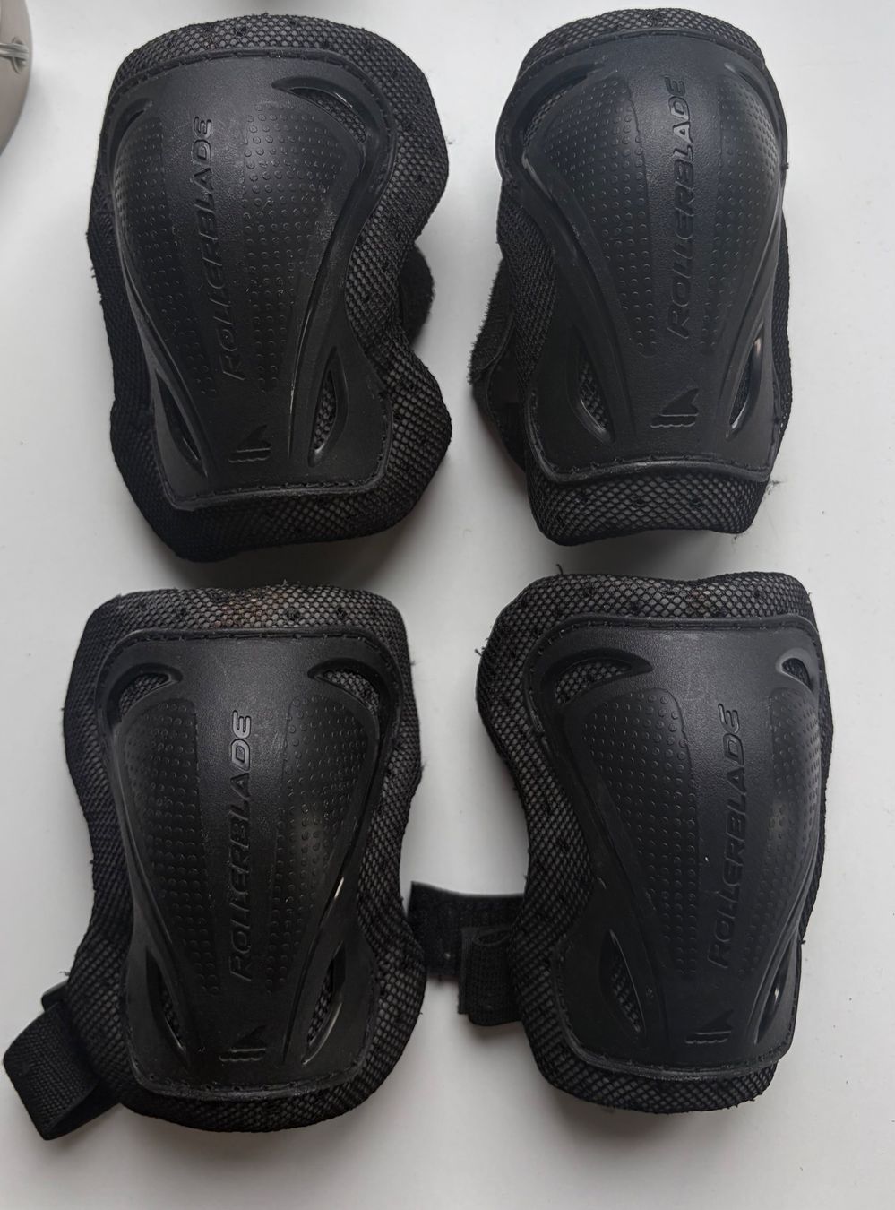 Pattini in linea & Pattini a rotelle: Inline Skates Rollerblade 36.5 - 40.5 + Schienbeinschoner – Usato da Oberrieden venduto da asu_1972 7