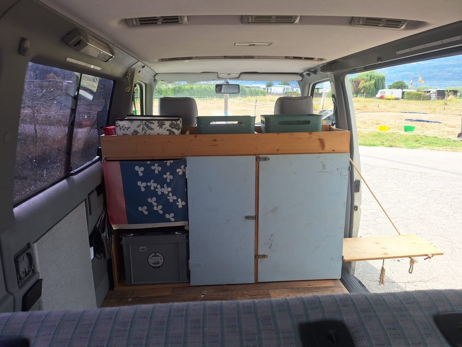 VW Camping Fahrzeuge: VW T4 Multivan Camper – Gebraucht aus Gerolfingen von Seehof25 2
