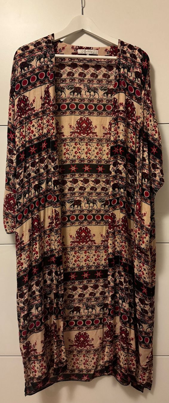 Arte internazionale: Leichter Kimono mit wunderschönem Elefantenmuster – Nuovo (secondo la descrizione) da Zürich venduto da Leg_elif8022