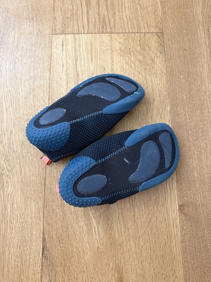 Decathlon Chaussures garçon: Decathlon - Kinder Hausschuhe, Gr. 28 – D'occasion à Interlaken par fbnscl 4