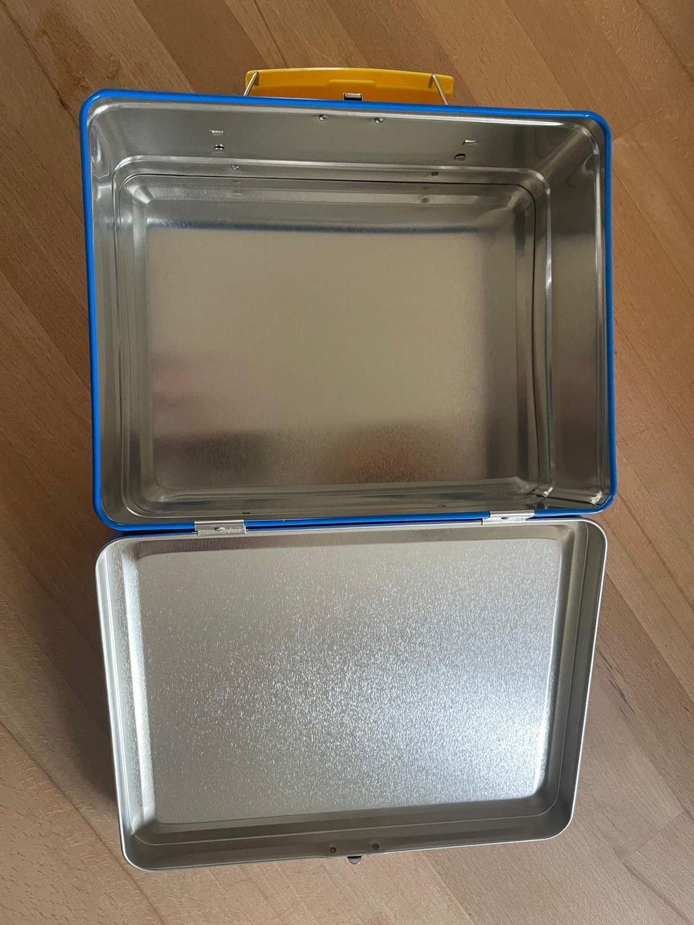 Lego Kit di costruzioni: Limitierte LEGO Metall-Lunchbox mit Patent-Design – Nuovo e nell'imballaggio originale da Baden venduto da FereBede 1