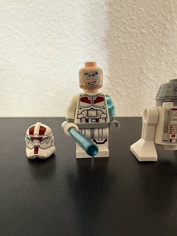 Lego Statuette: Lego Star Wars: Jek-14 & R4-G0 Minifiguren – Usato da Zürich venduto da Liam_Hess 1