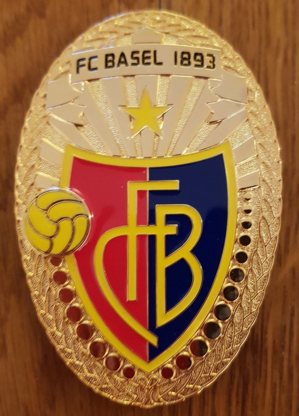 FC Basel Placchette & Badge: FC Basel Autoemblem – Nuovo (secondo la descrizione) da Emmenbrücke venduto da Herzog07 7