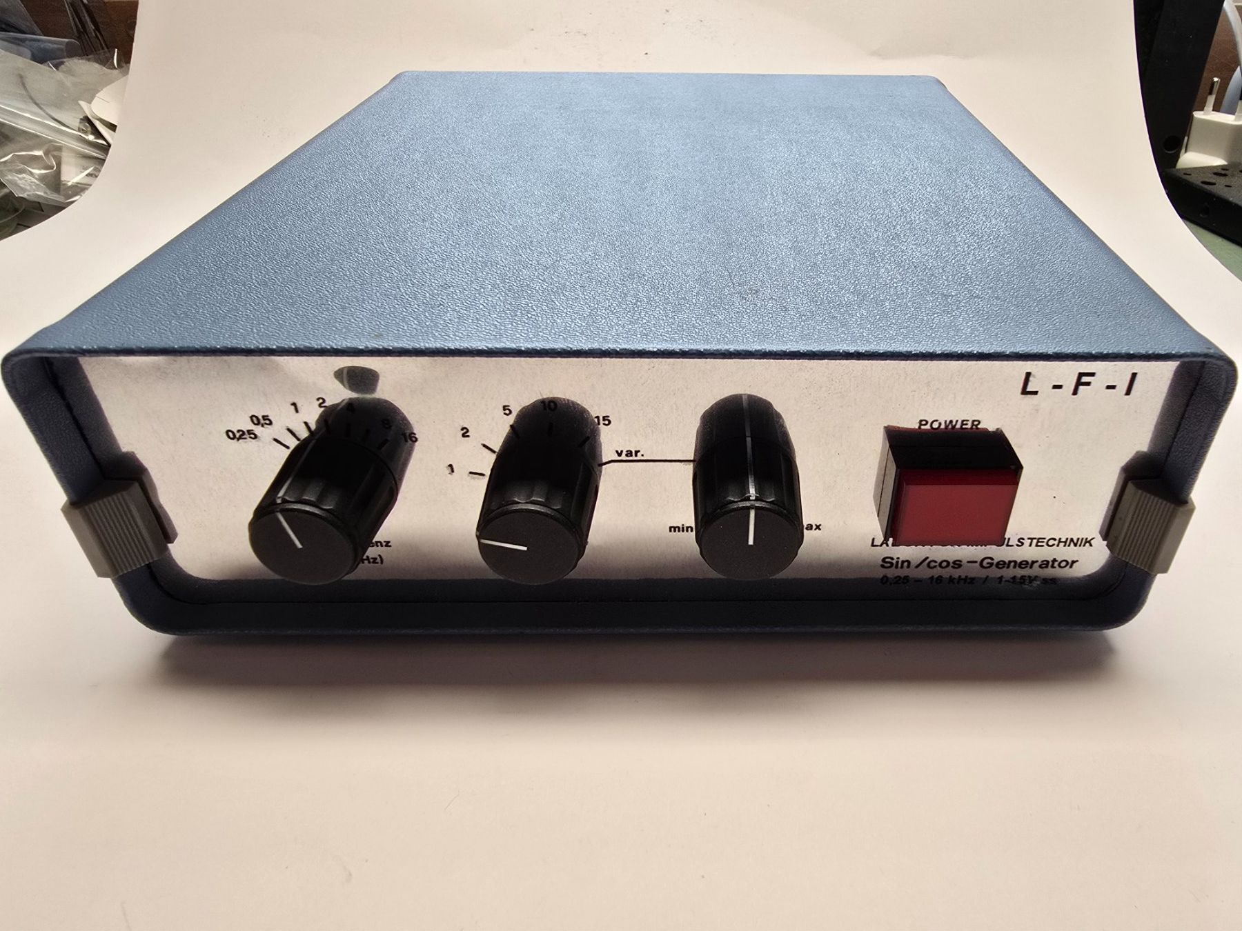 Misurare: Sin / Cos Generator Elektronik-Testgerät 1976 – Usato da Balgach venduto da Zwickau01