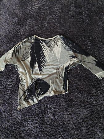 T-Shirt asymmetrisch geschnitten | REDUKTION!