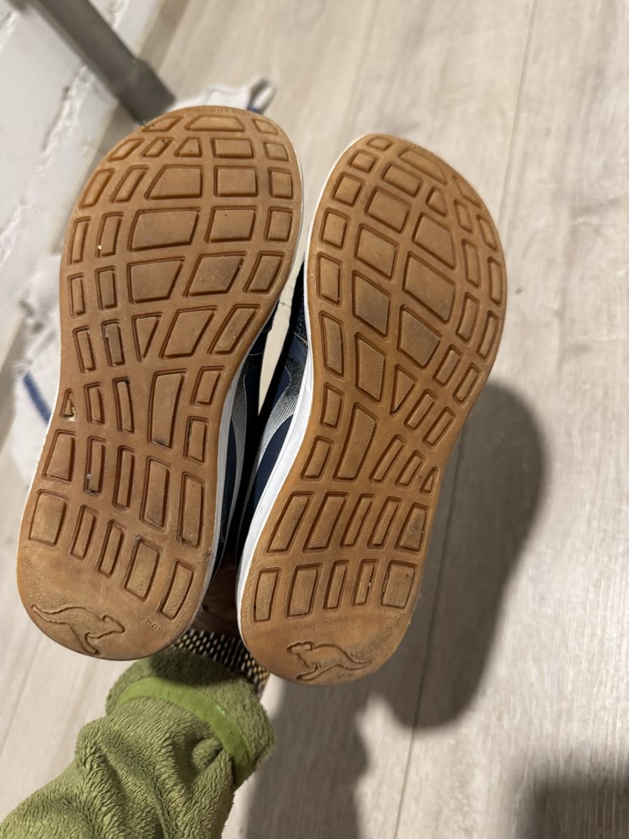 Chaussures garçon: Hallenschuhe Kangaroo Gr.34 – D'occasion à Basel par mimi8668 2