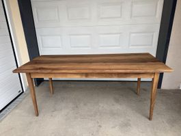 Wunderschöne Tisch aus Nussbaumholz 190x82