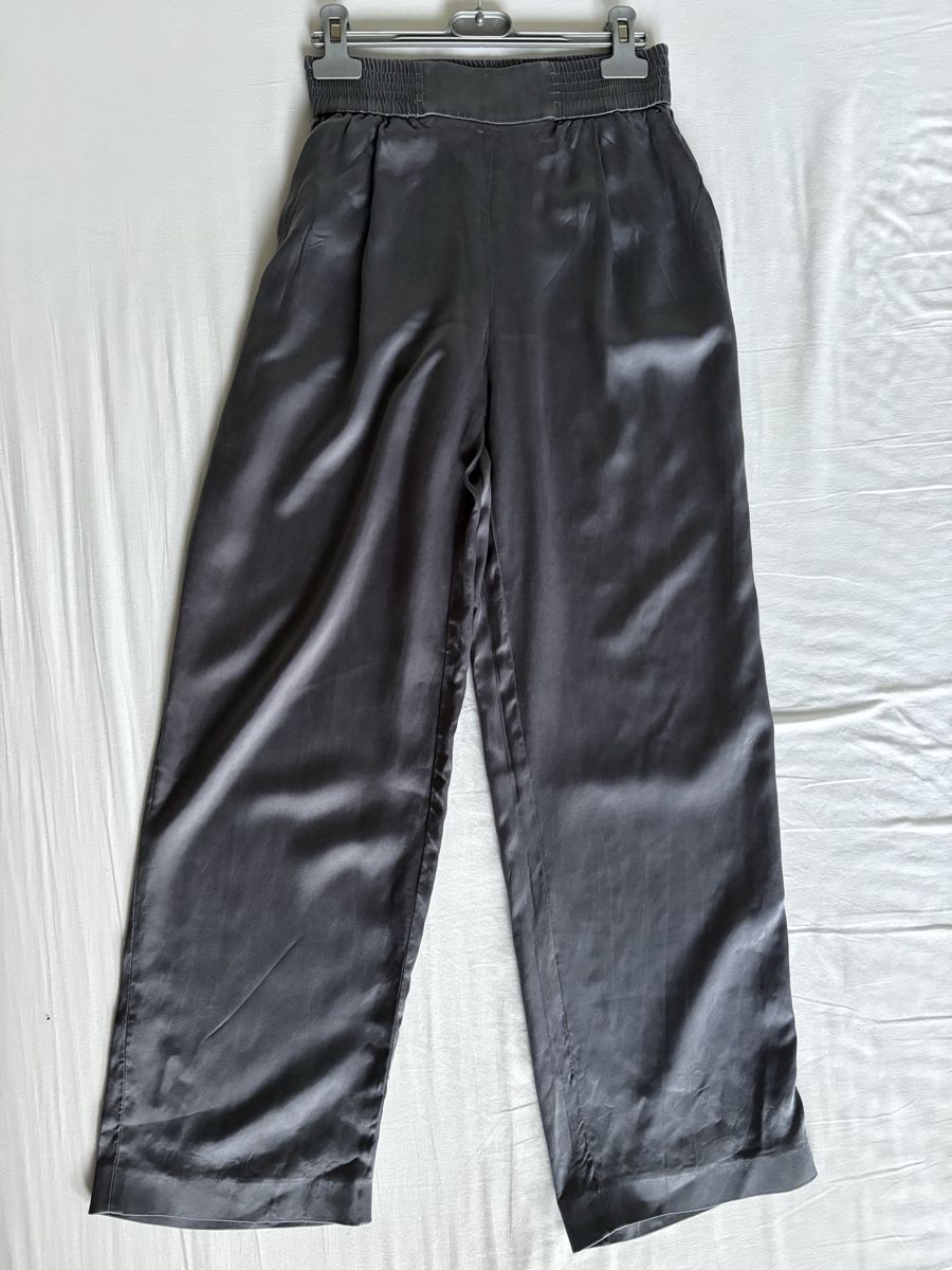 Massimo Dutti Pantaloni: Silky Hose wide leg blaugrau – Usato da Bern venduto da co_rinaa