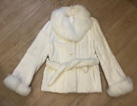 Weisse Pelzjacke Echtpelz mit Fuchskragen, Gr. M