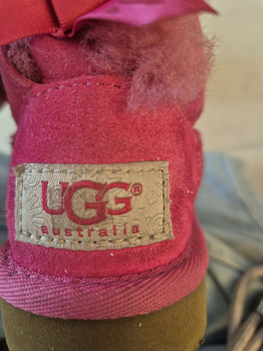 Ugg Schuhe für Mädchen: Ugg Boots Bow original, Grösse 22.5, Pink – Gebraucht aus Adliswil von Stardust11 2