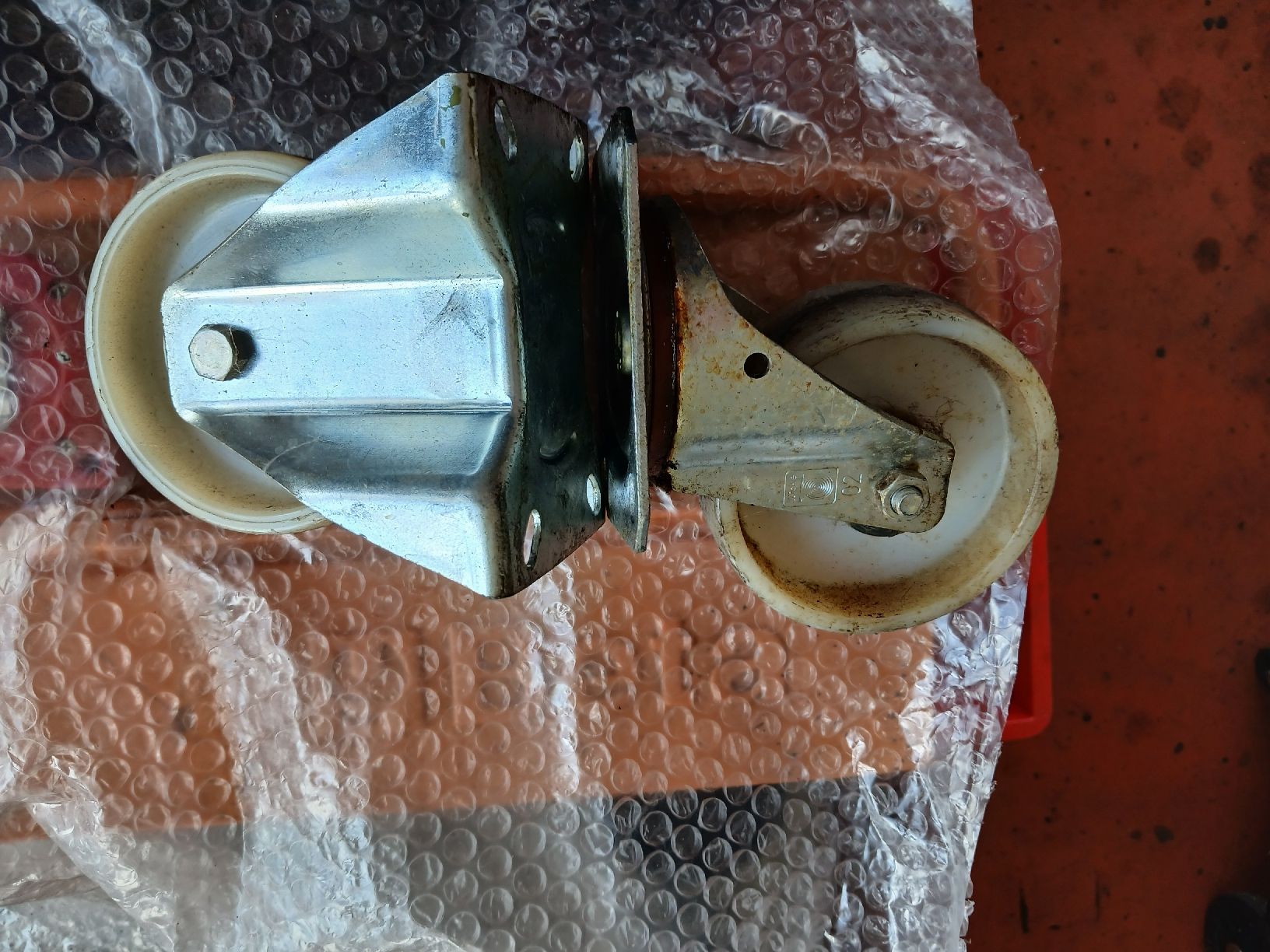 Sonstiges zum Lager & Transport: roulettes Téflon  – Gebraucht aus Montbrelloz von pipounet 5